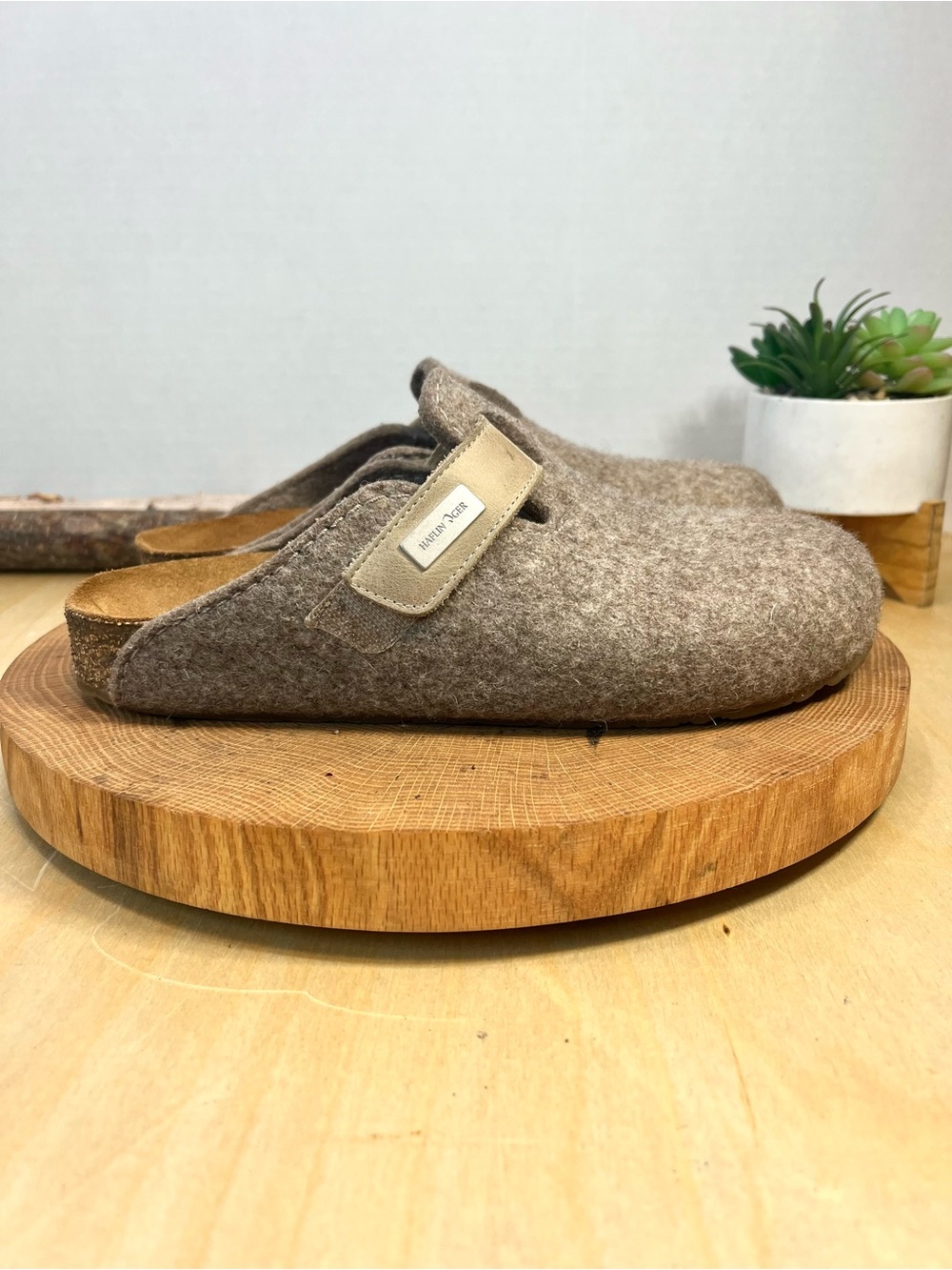Haflinger Tan Wool Felt Clogs - Adjustable Strap - Size 39 (US 8) - Picture 7 of 16